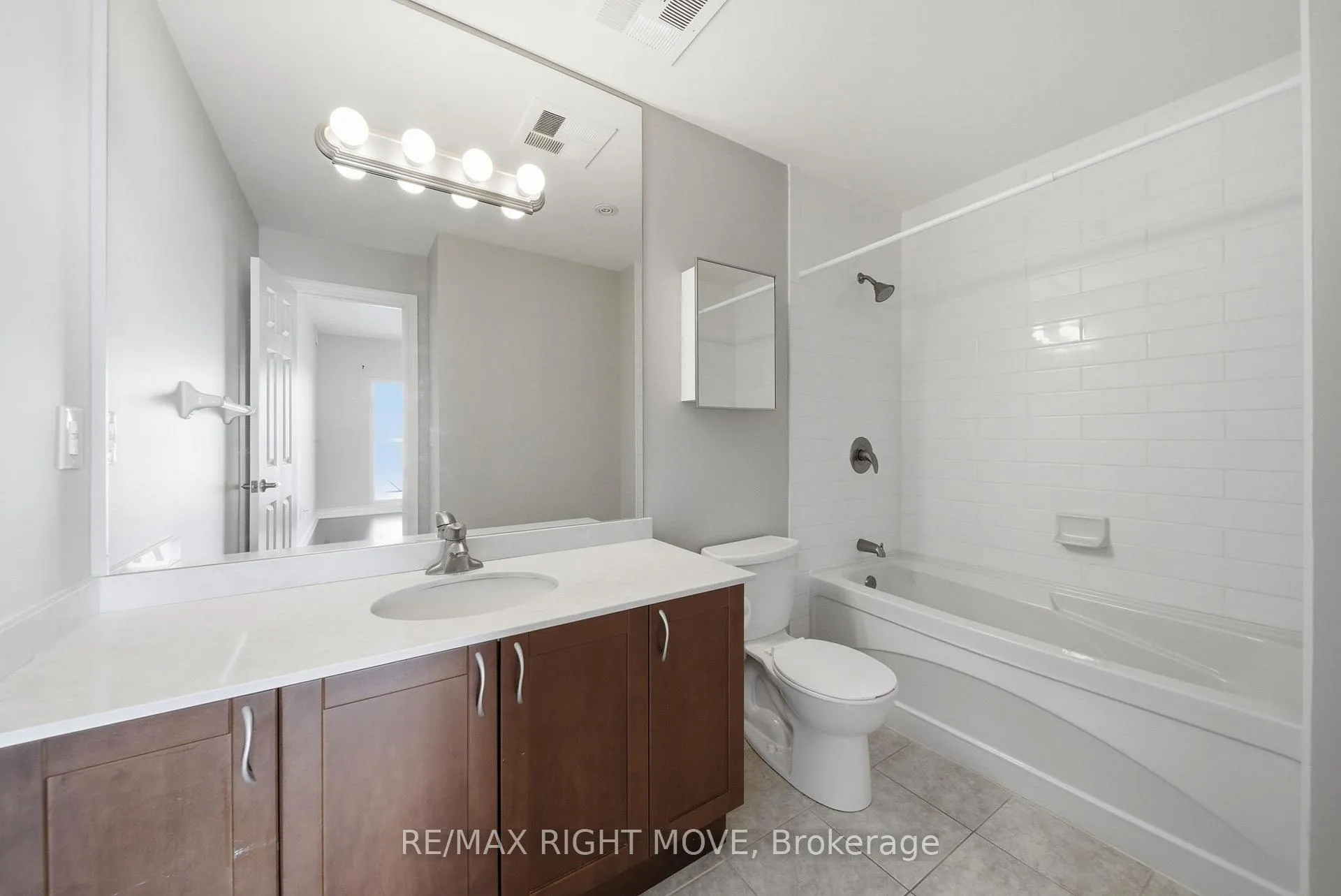 Photo 18 of Unit 507, 354 Atherley Road, Orillia — HOMEH