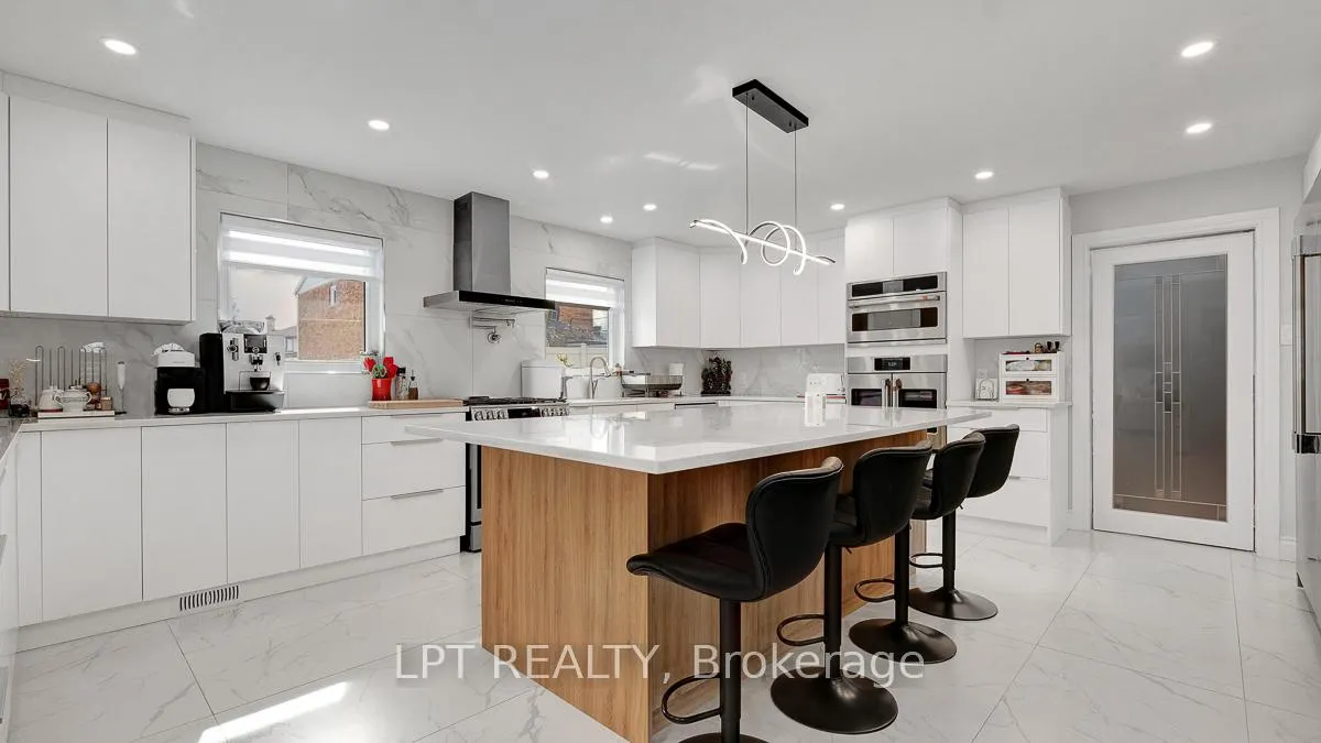 Photo 13 of 624 Pleasant Park Road, Ottawa, Playfair Park — HOMEH