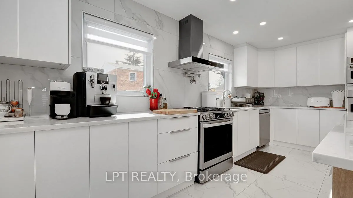 Photo 14 of 624 Pleasant Park Road, Ottawa, Playfair Park — HOMEH