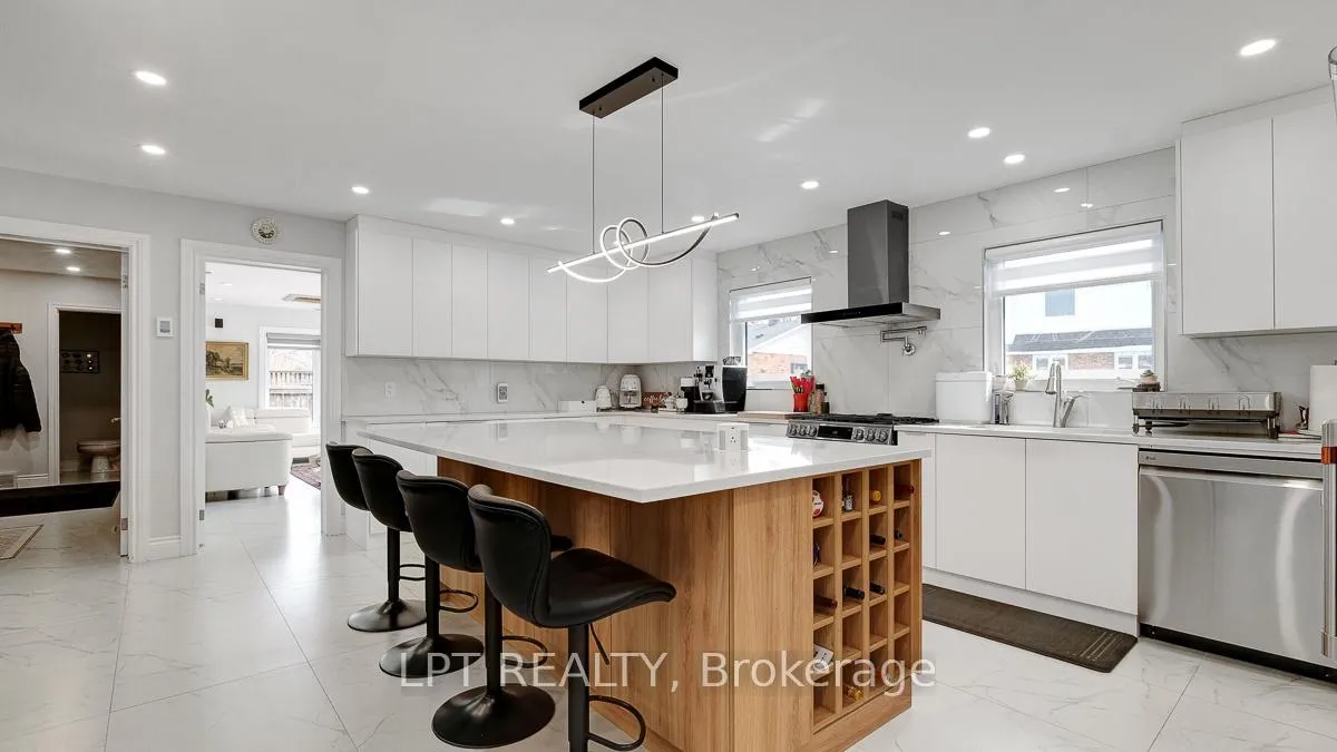 Photo 17 of 624 Pleasant Park Road, Ottawa, Playfair Park — HOMEH