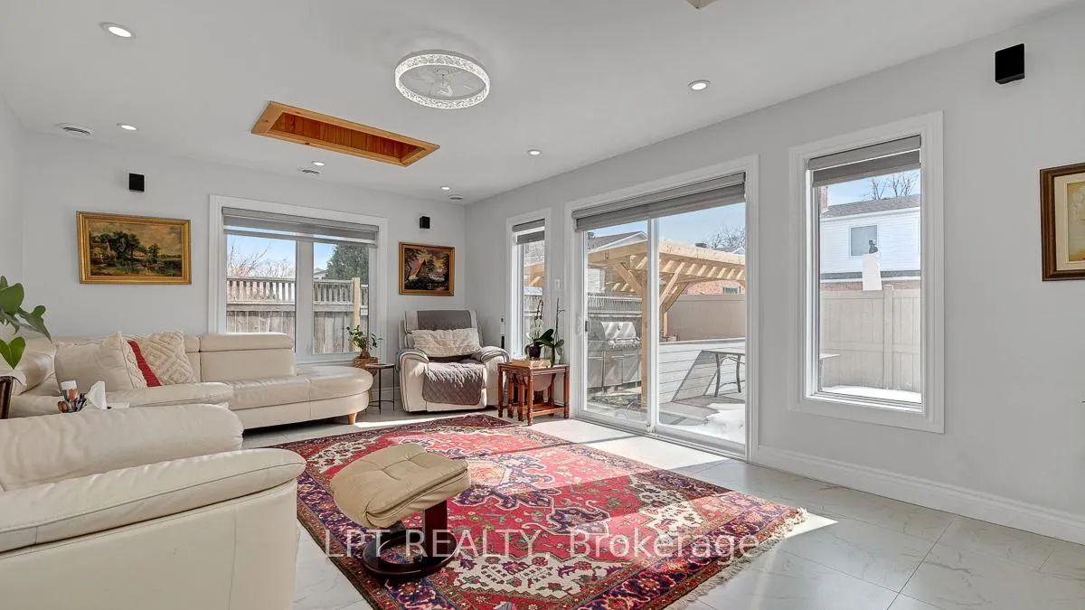Photo 22 of 624 Pleasant Park Road, Ottawa, Playfair Park — HOMEH
