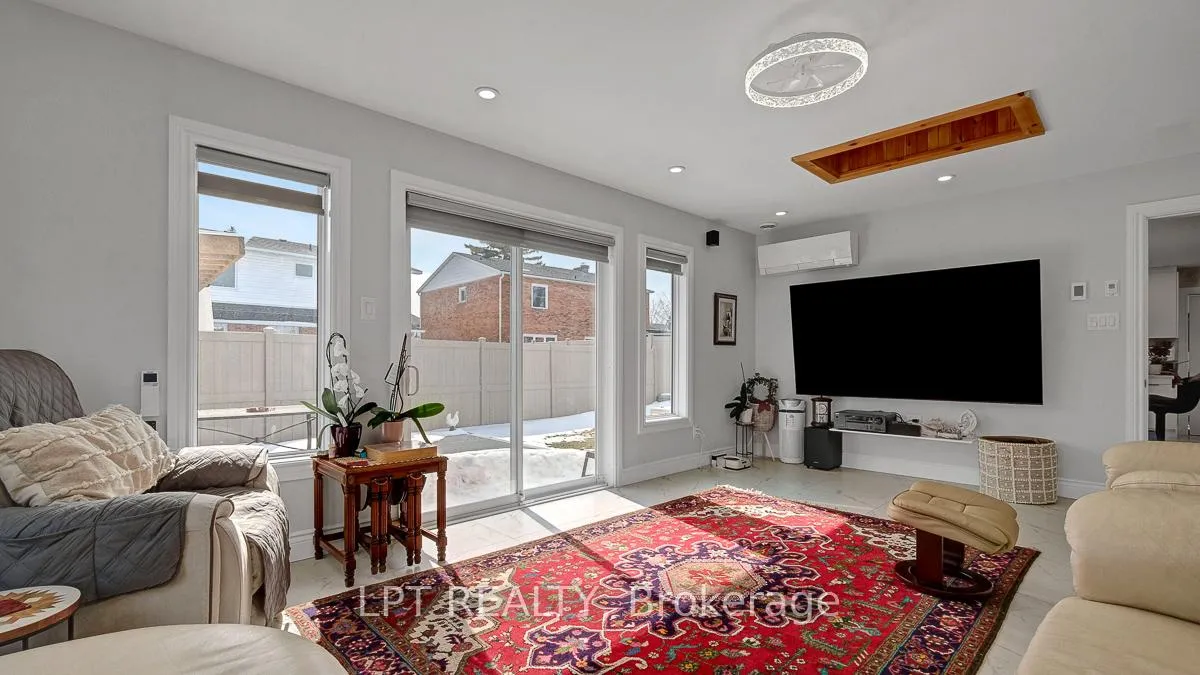 Photo 23 of 624 Pleasant Park Road, Ottawa, Playfair Park — HOMEH