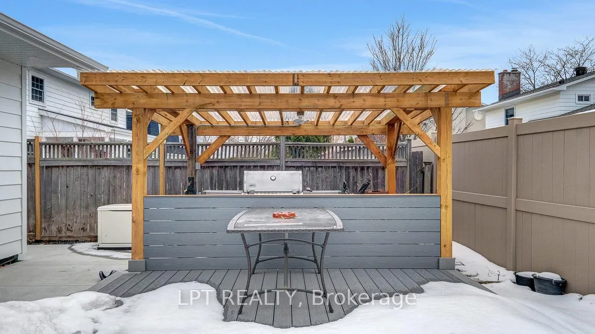 Photo 48 of 624 Pleasant Park Road, Ottawa, Playfair Park — HOMEH