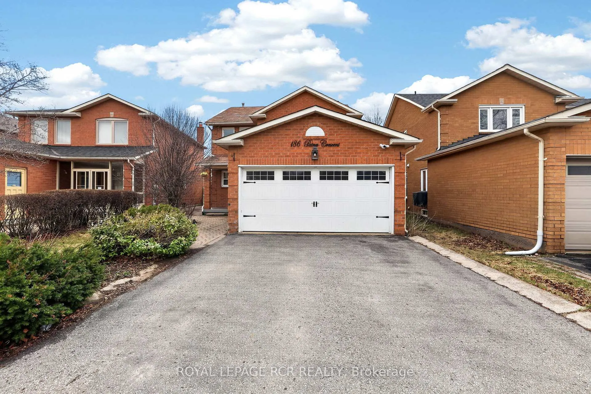 Photo 1 of 186 Patna Crescent, Vaughan, Maple — HOMEH