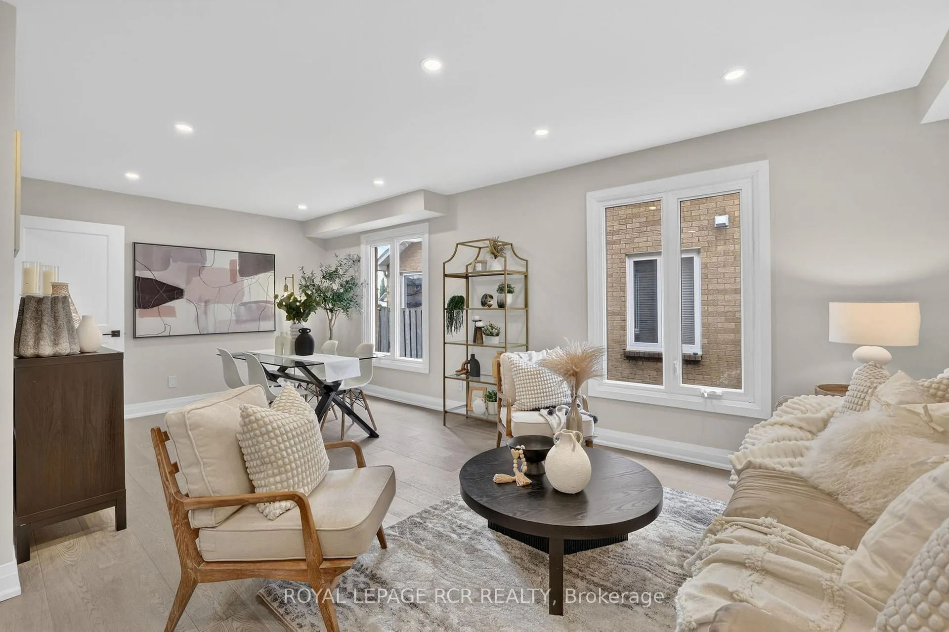 Photo 6 of 186 Patna Crescent, Vaughan, Maple — HOMEH