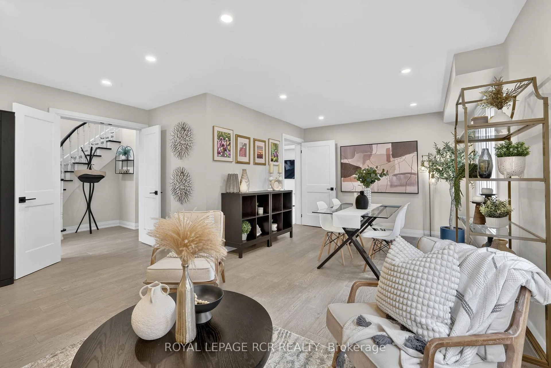 Photo 7 of 186 Patna Crescent, Vaughan, Maple — HOMEH