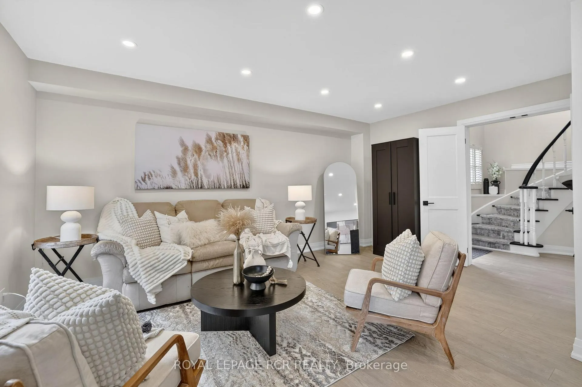 Photo 8 of 186 Patna Crescent, Vaughan, Maple — HOMEH