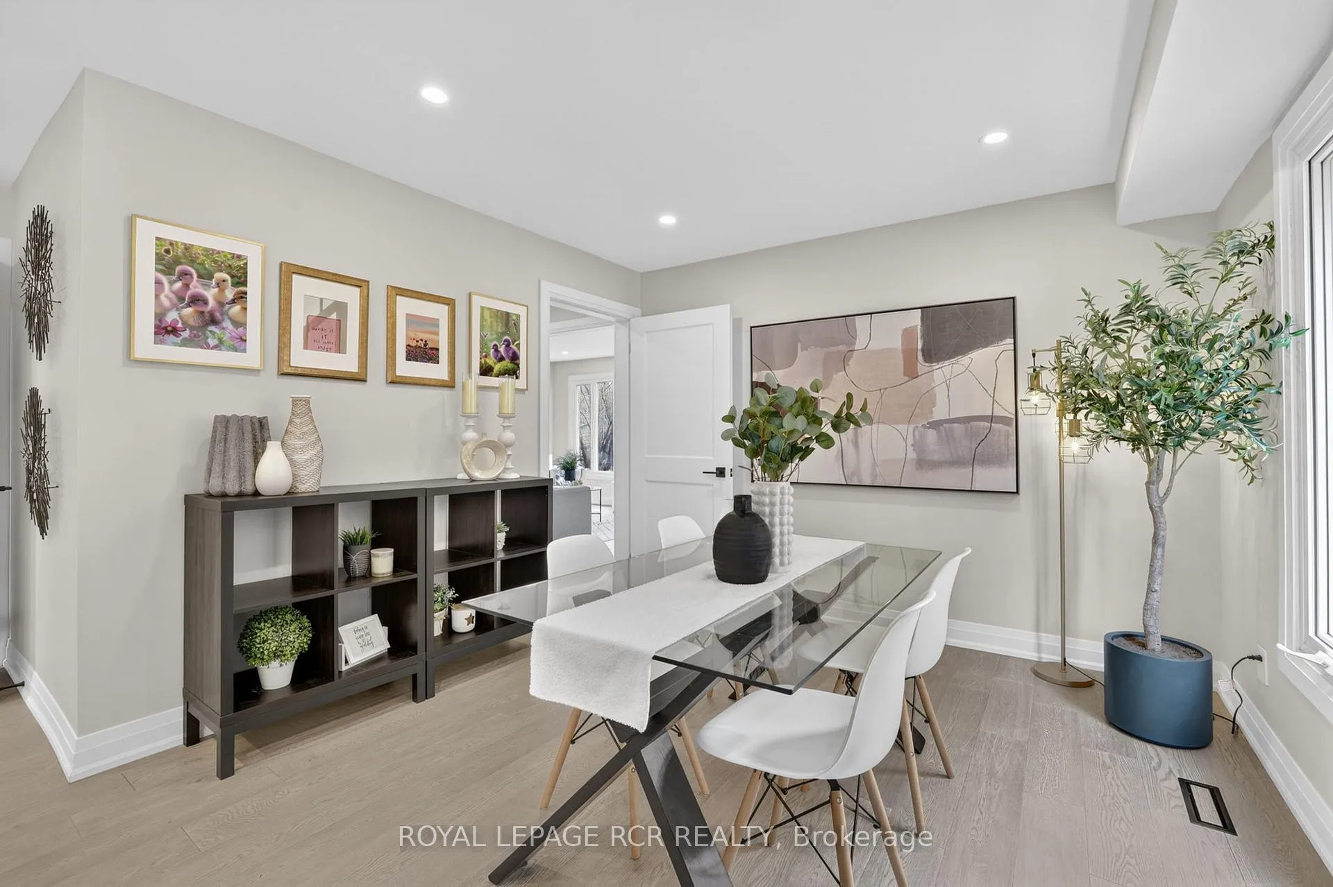 Photo 9 of 186 Patna Crescent, Vaughan, Maple — HOMEH