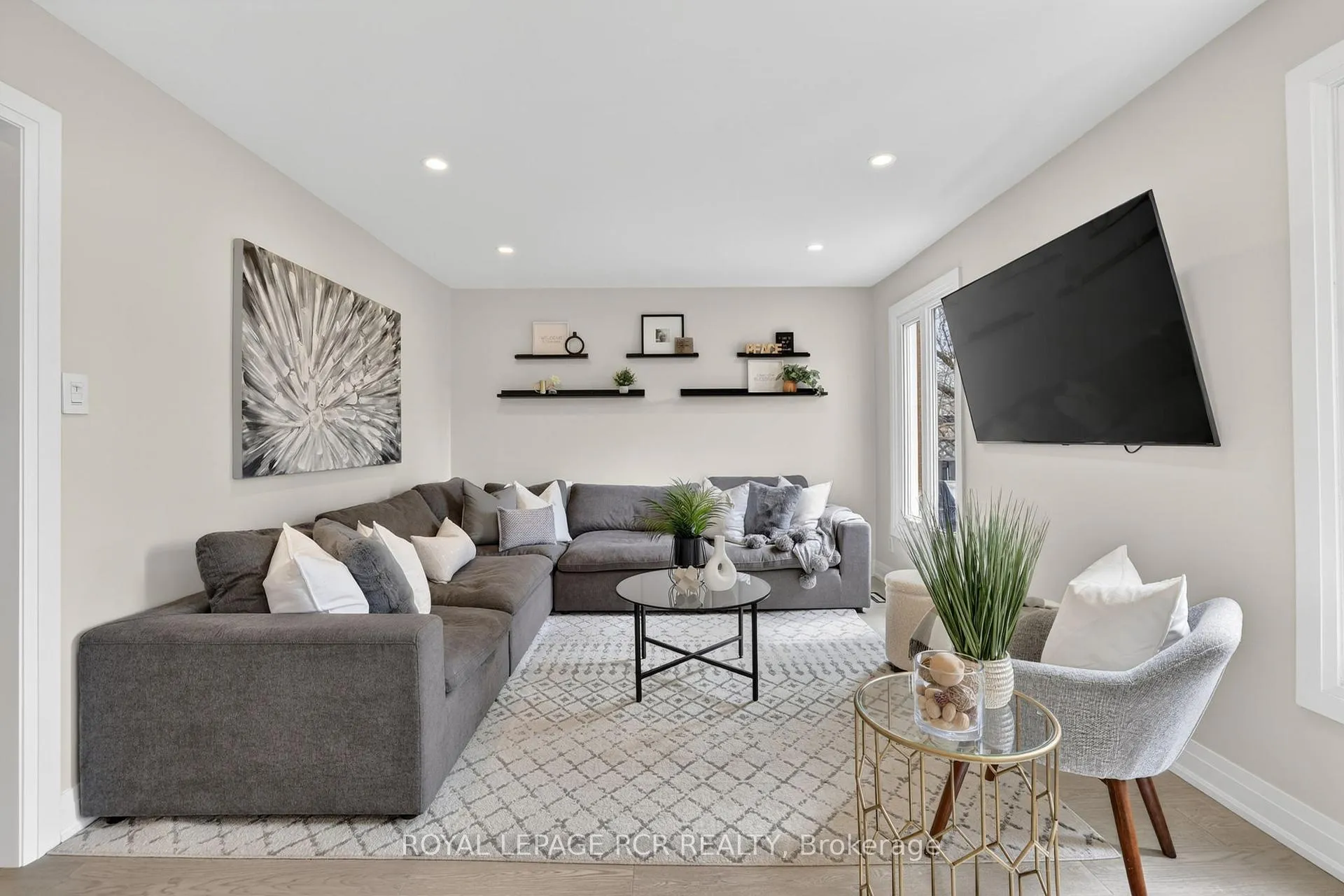 Photo 11 of 186 Patna Crescent, Vaughan, Maple — HOMEH