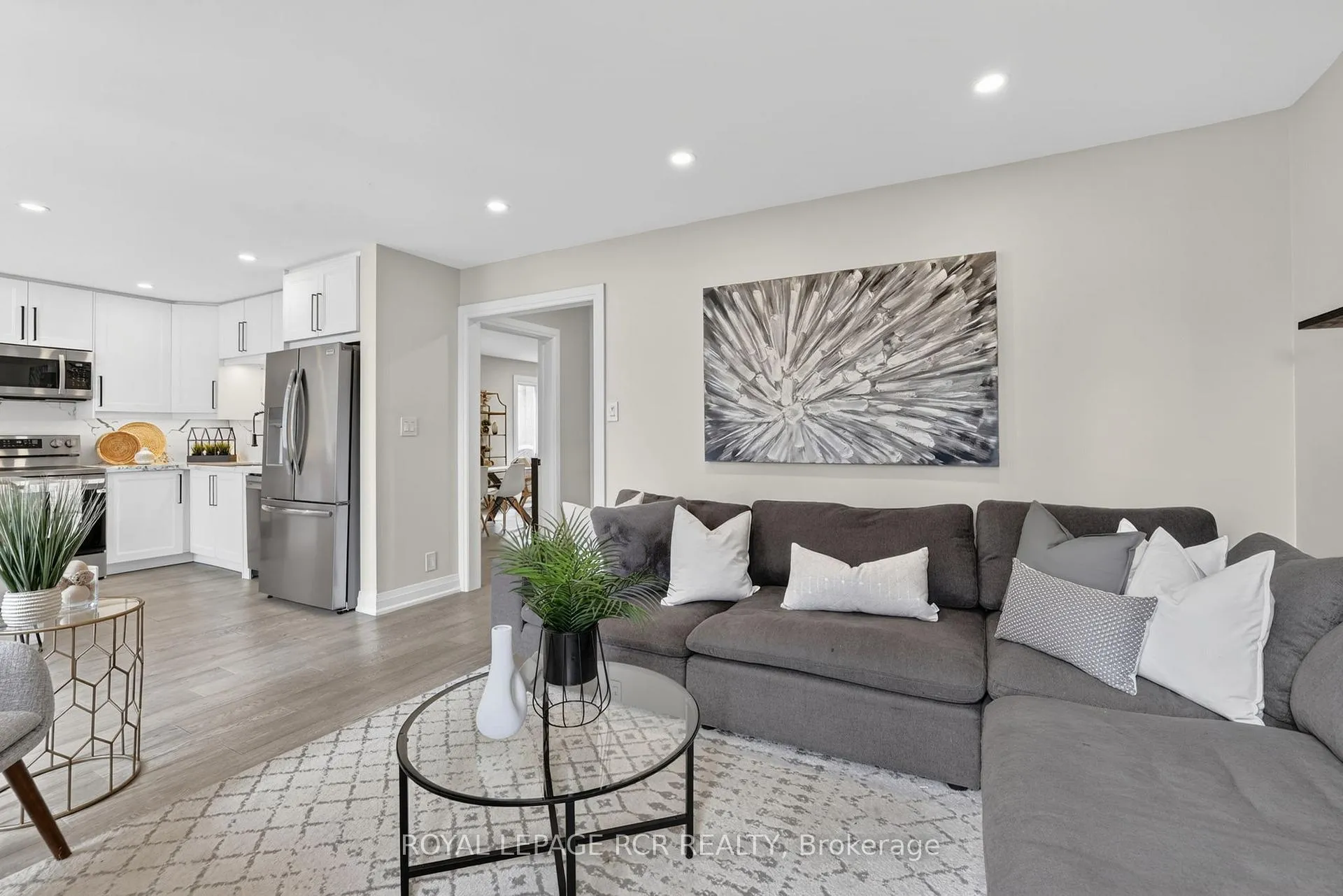 Photo 12 of 186 Patna Crescent, Vaughan, Maple — HOMEH