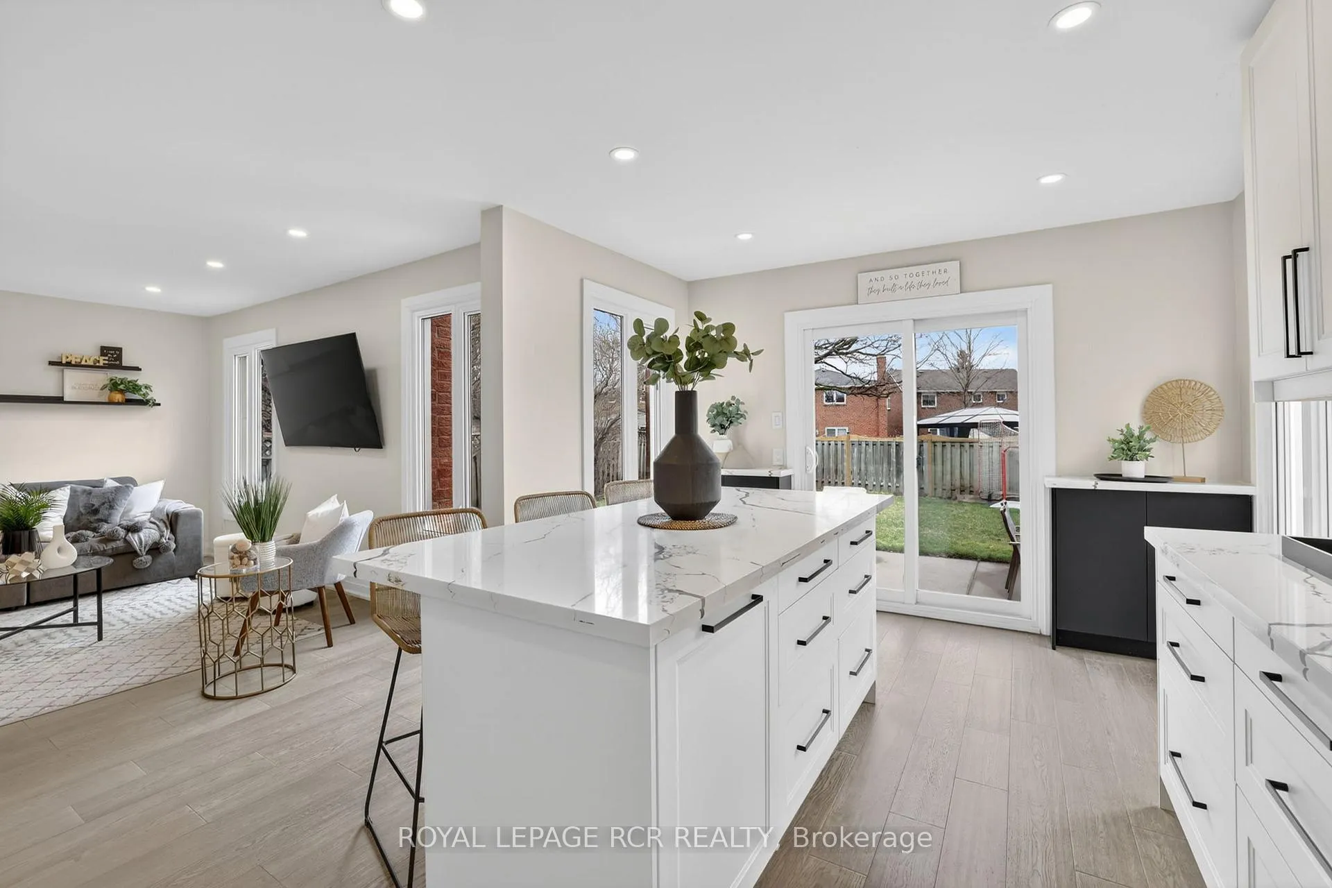 Photo 15 of 186 Patna Crescent, Vaughan, Maple — HOMEH