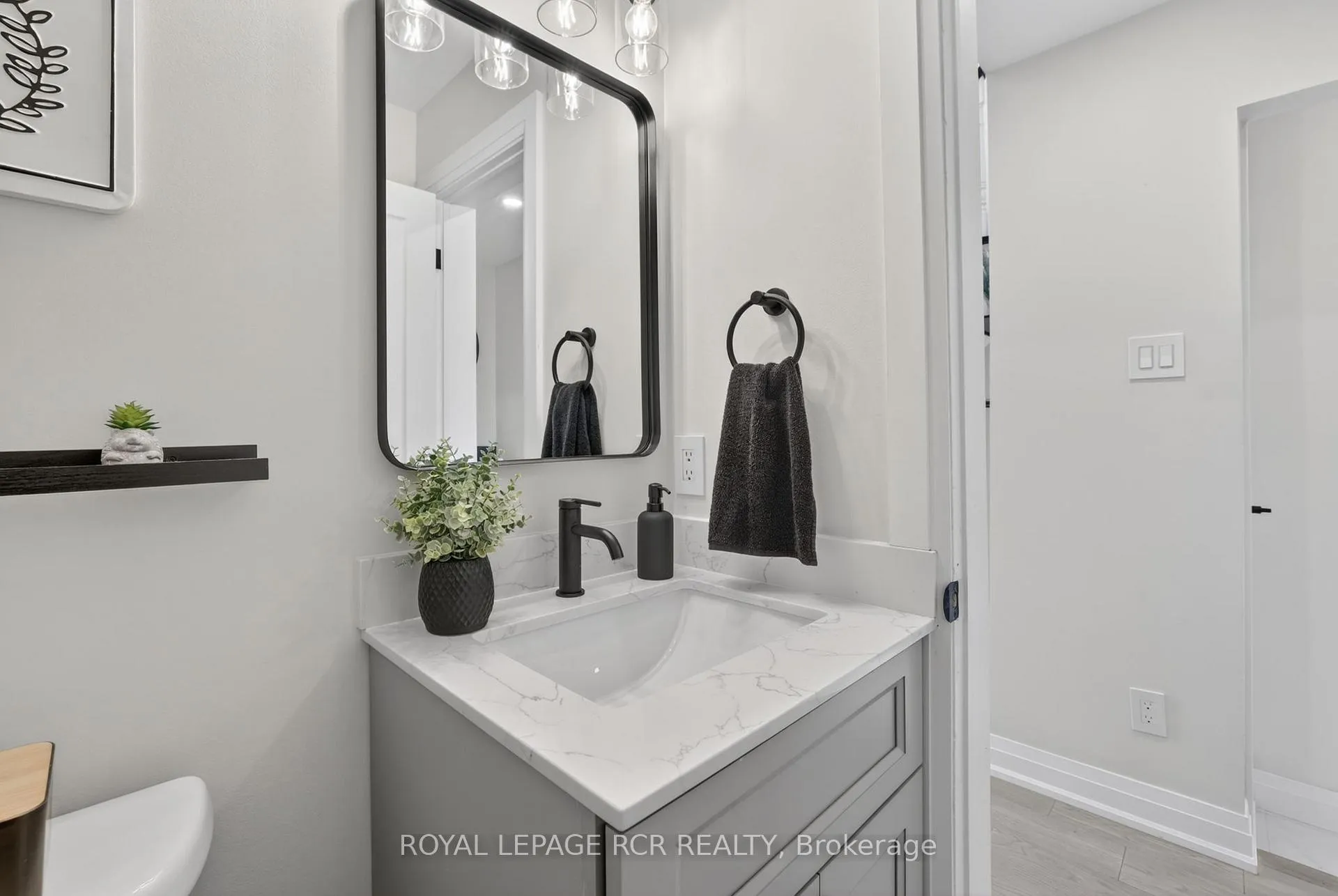Photo 17 of 186 Patna Crescent, Vaughan, Maple — HOMEH
