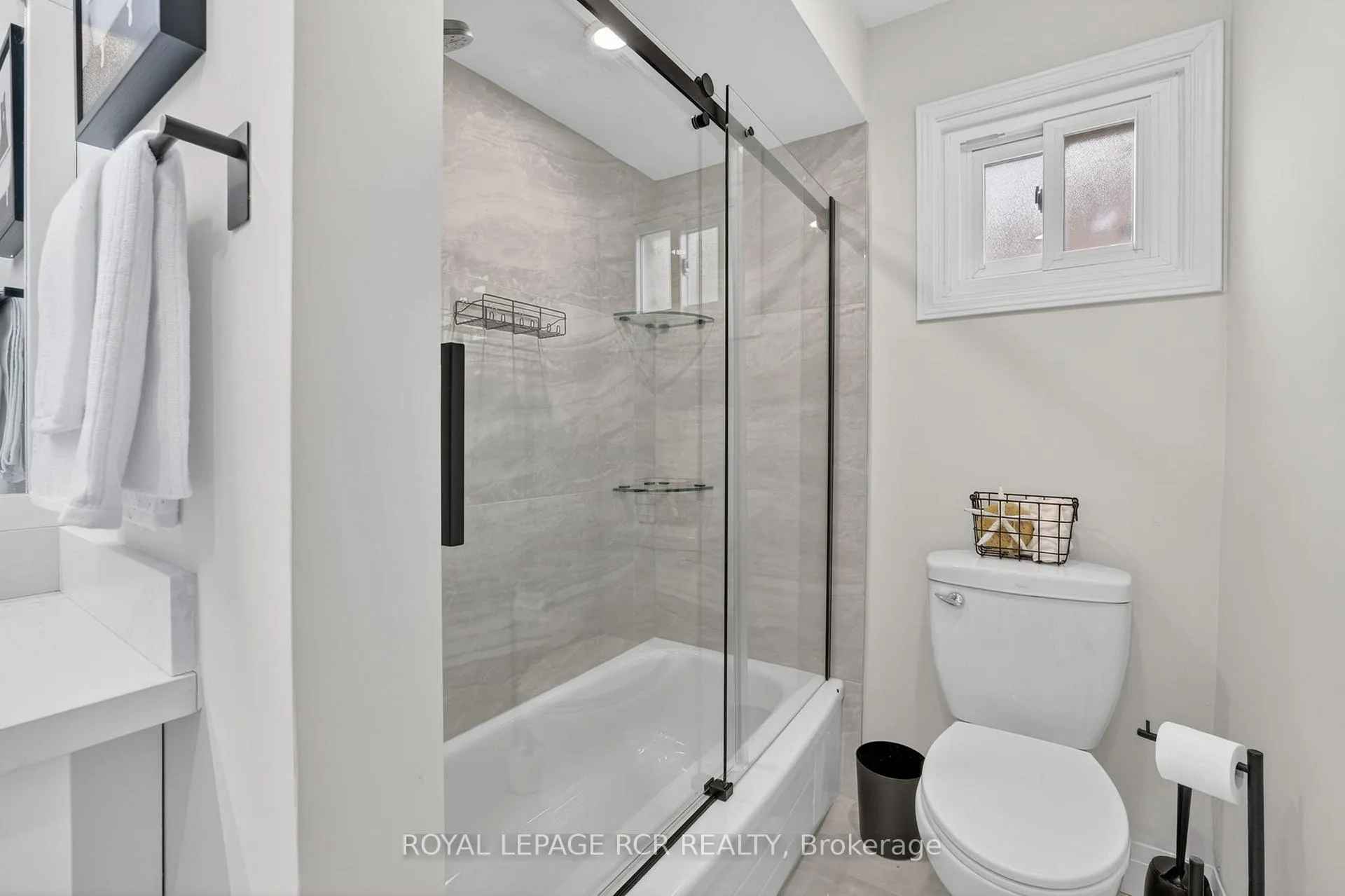 Photo 31 of 186 Patna Crescent, Vaughan, Maple — HOMEH