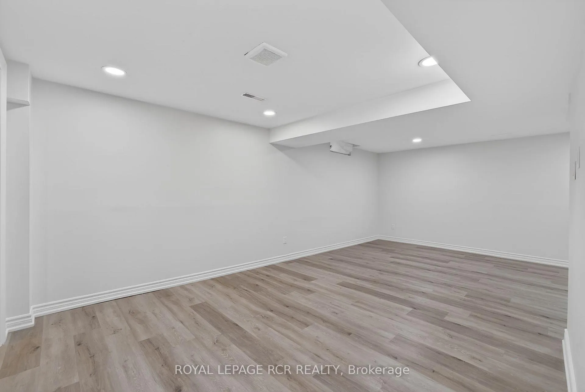 Photo 34 of 186 Patna Crescent, Vaughan, Maple — HOMEH
