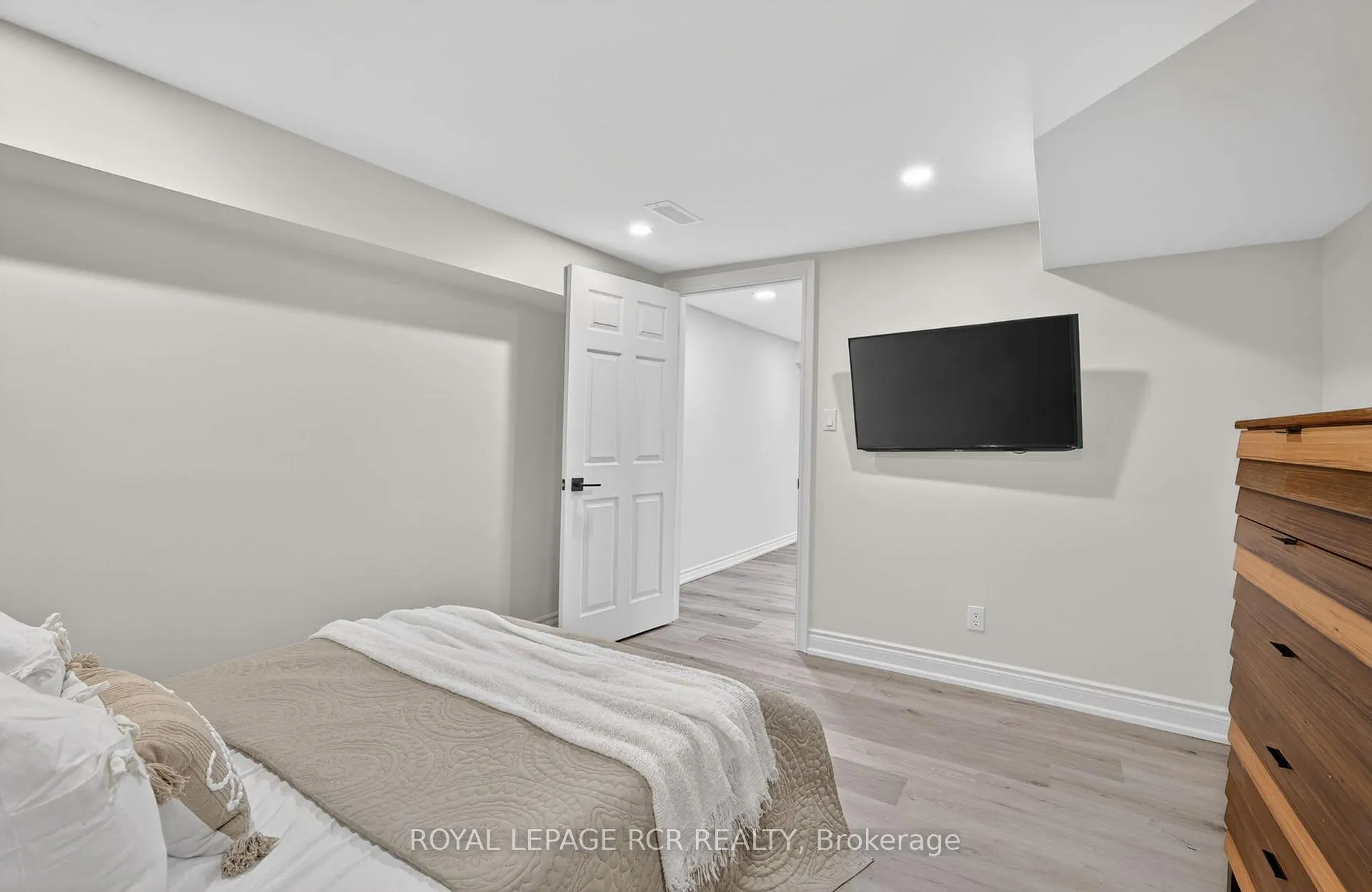 Photo 39 of 186 Patna Crescent, Vaughan, Maple — HOMEH