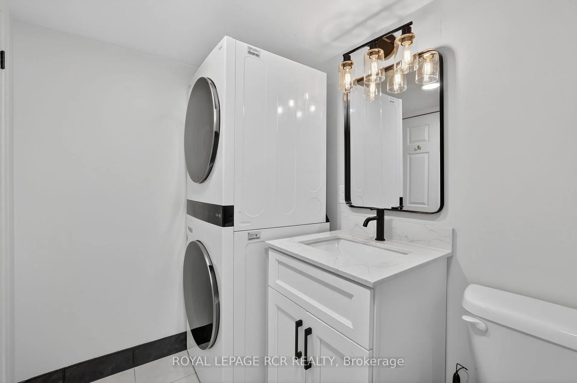 Photo 41 of 186 Patna Crescent, Vaughan, Maple — HOMEH