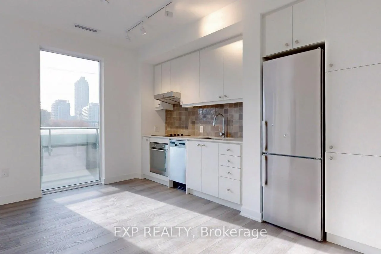 Photo 6 of Unit 213, 9 Tecumseth Street, Toronto, Niagara — HOMEH