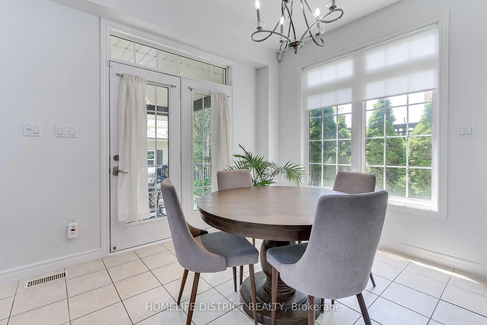 Photo 12 of 847 Greenleaf Gate, Oshawa, Taunton — HOMEH