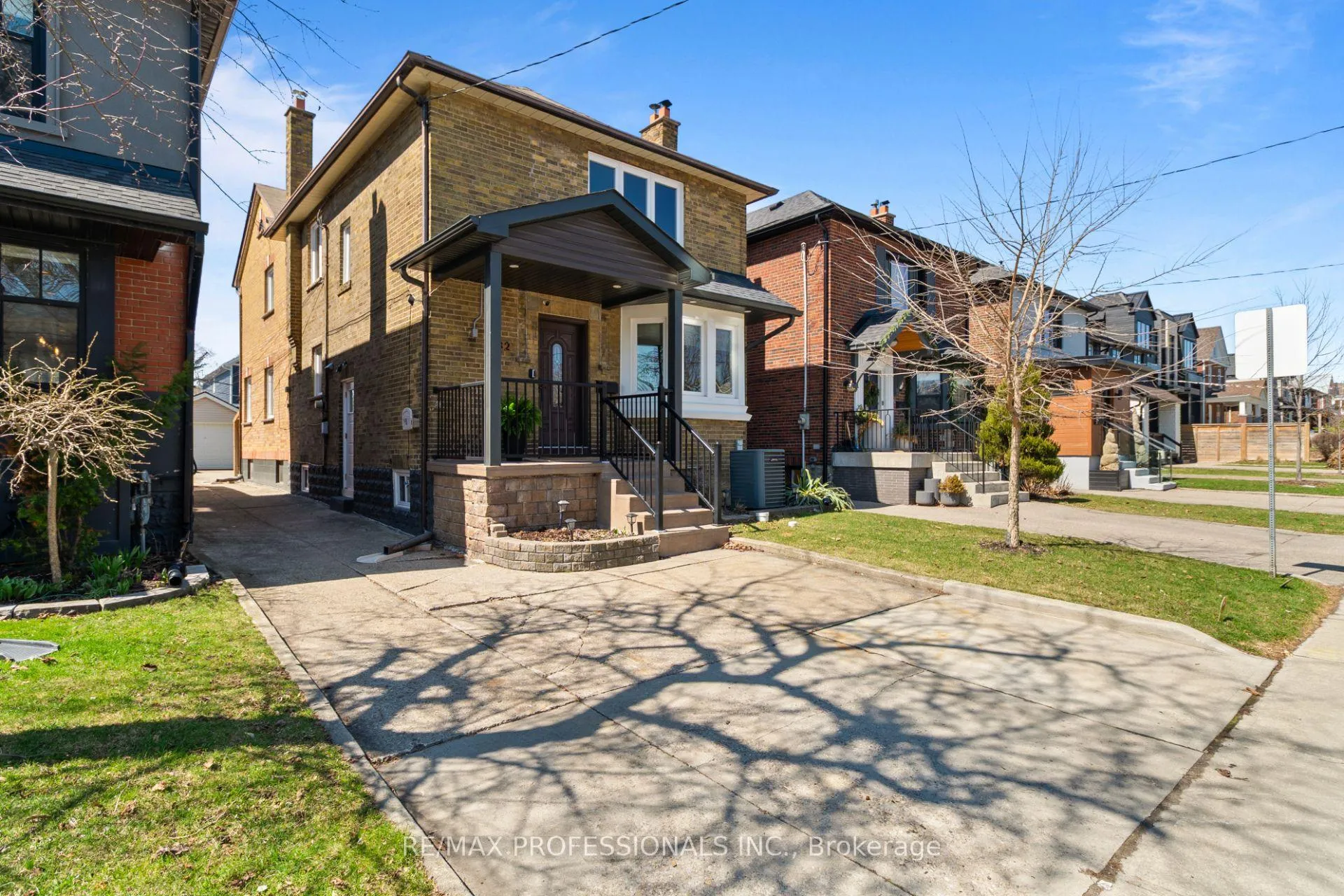 Photo 2 of 82 Fifth Street, Etobicoke, New Toronto — HOMEH