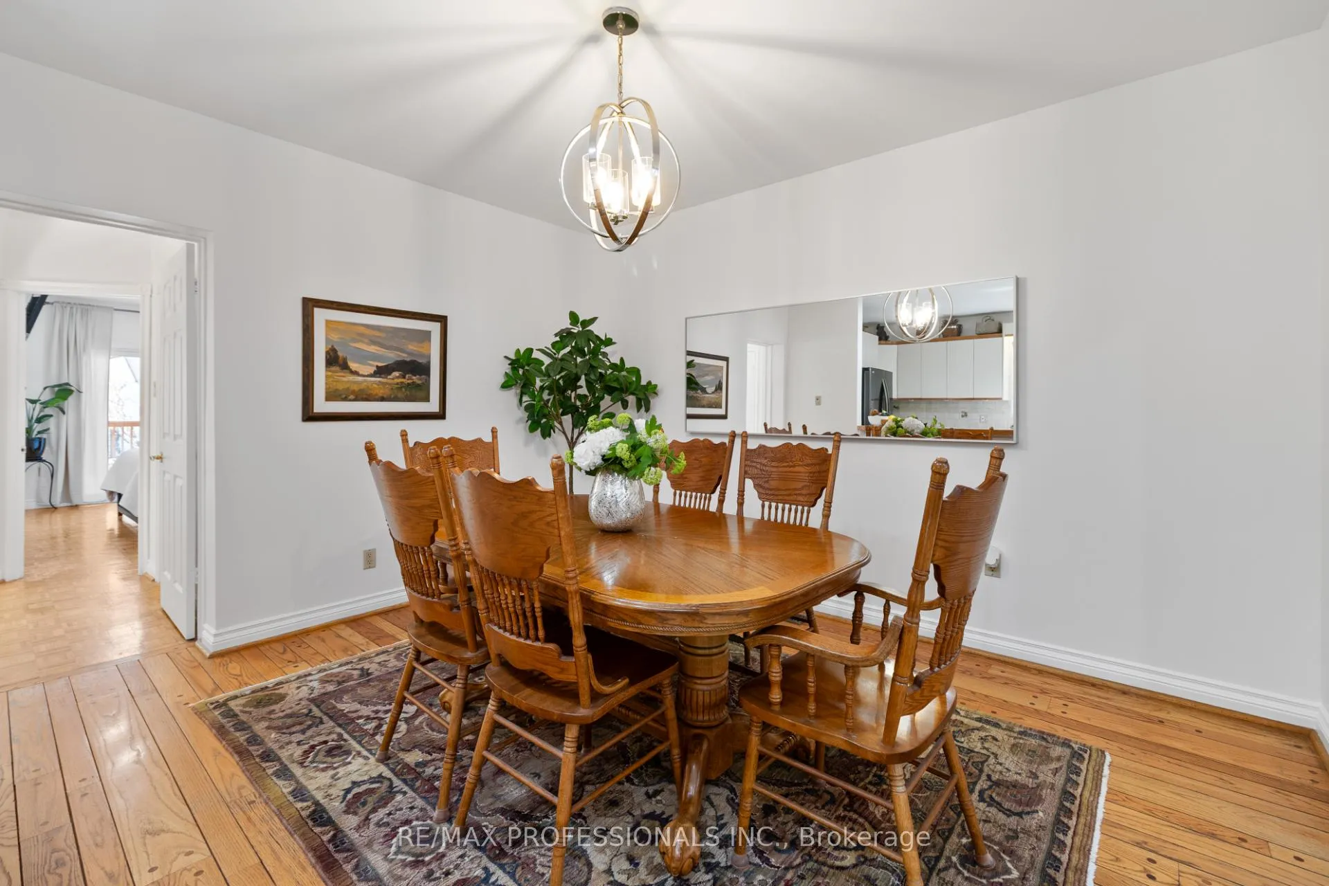 Photo 7 of 82 Fifth Street, Etobicoke, New Toronto — HOMEH
