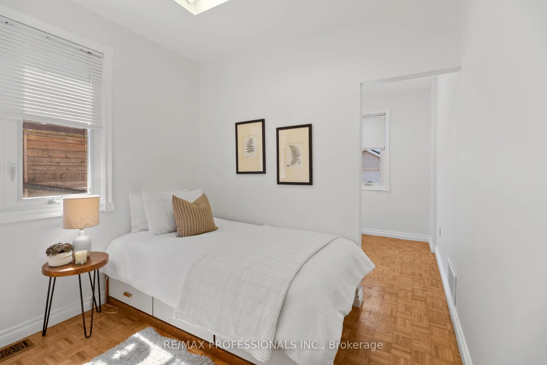 Photo 13 of 82 Fifth Street, Etobicoke, New Toronto — HOMEH