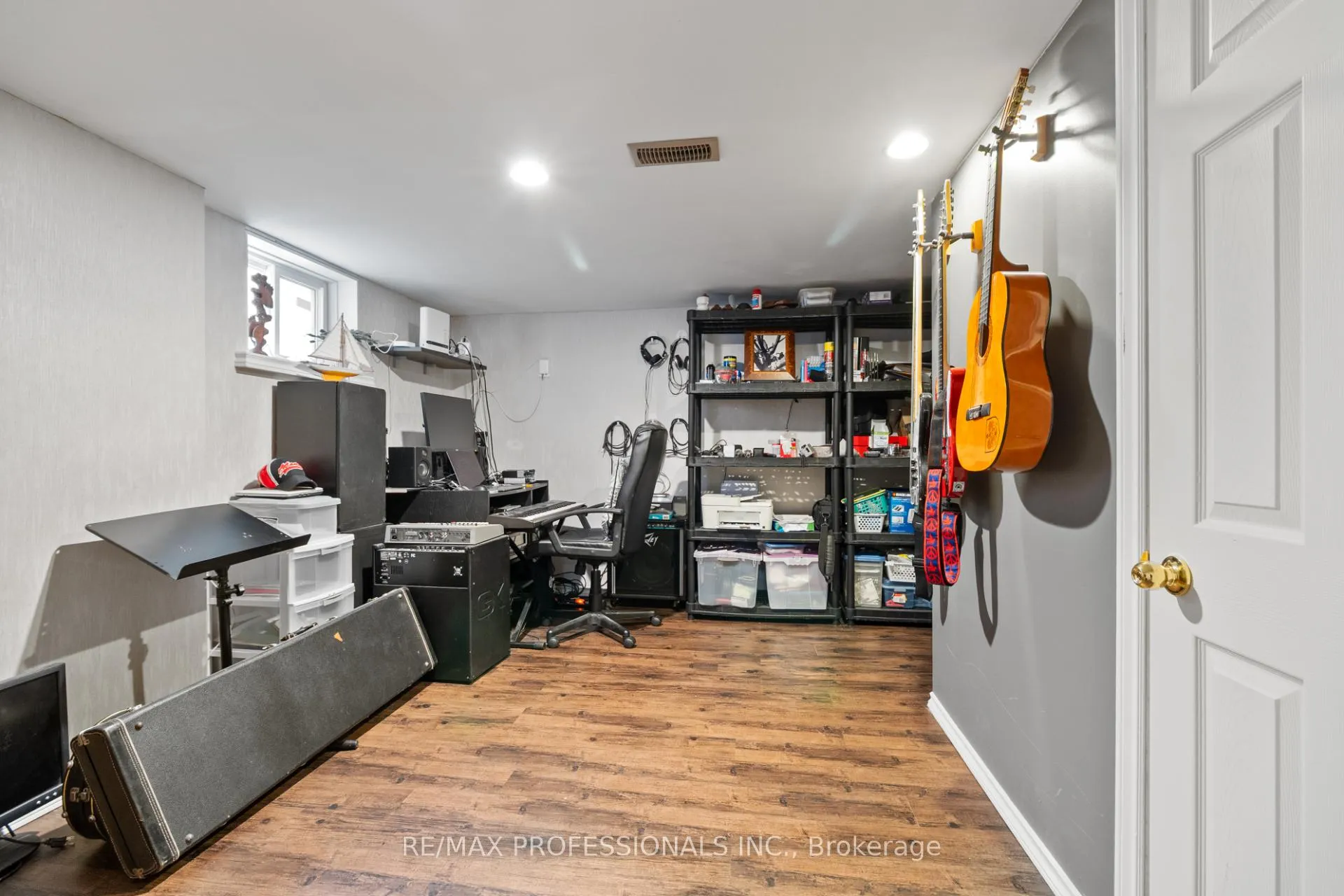 Photo 17 of 82 Fifth Street, Etobicoke, New Toronto — HOMEH