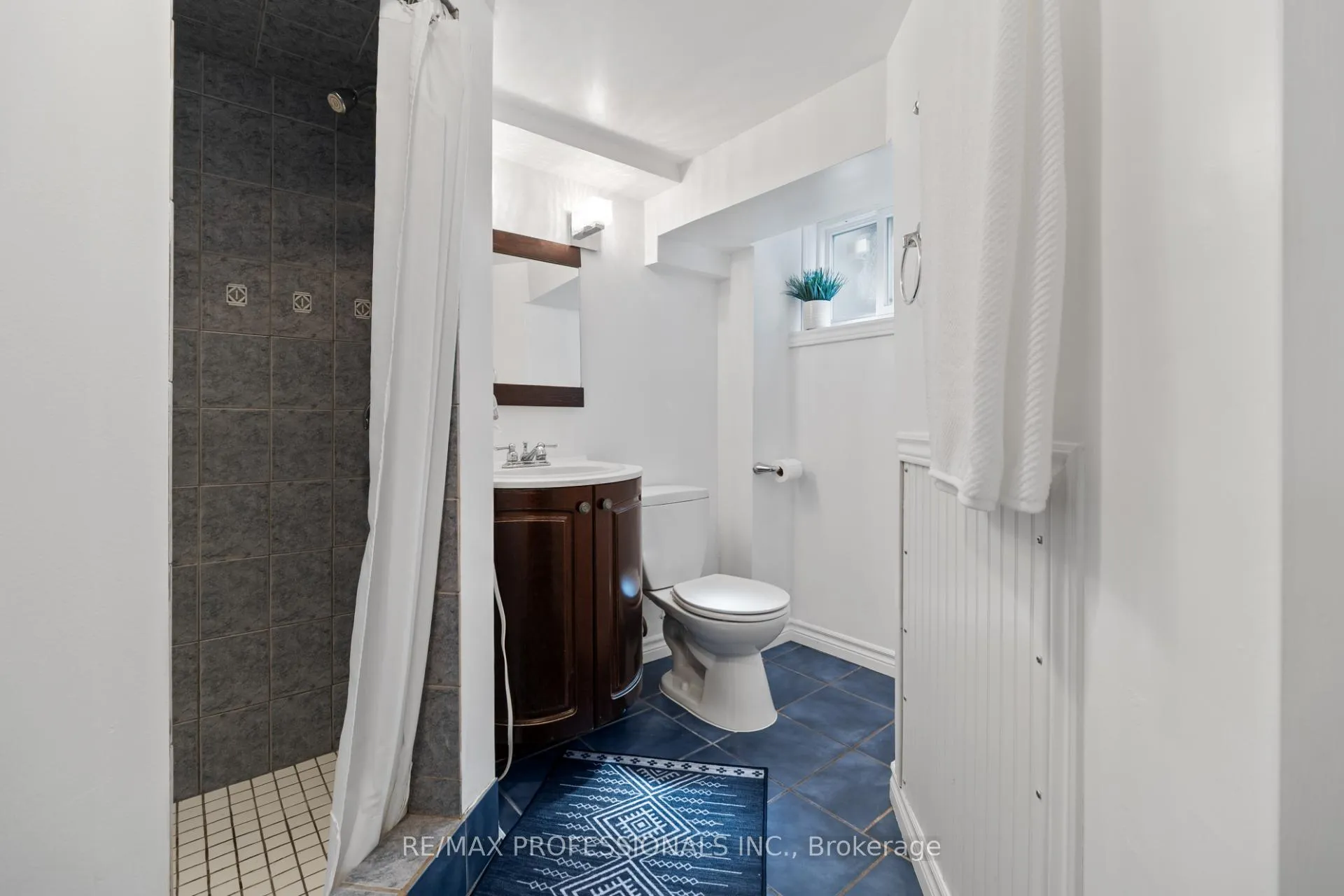 Photo 18 of 82 Fifth Street, Etobicoke, New Toronto — HOMEH
