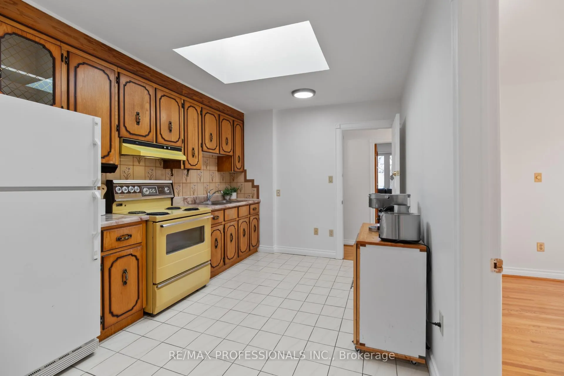 Photo 20 of 82 Fifth Street, Etobicoke, New Toronto — HOMEH