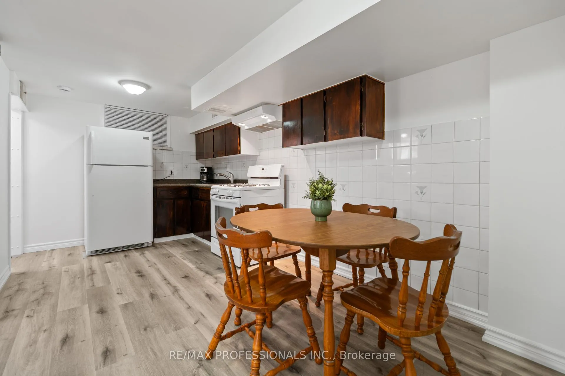 Photo 31 of 82 Fifth Street, Etobicoke, New Toronto — HOMEH