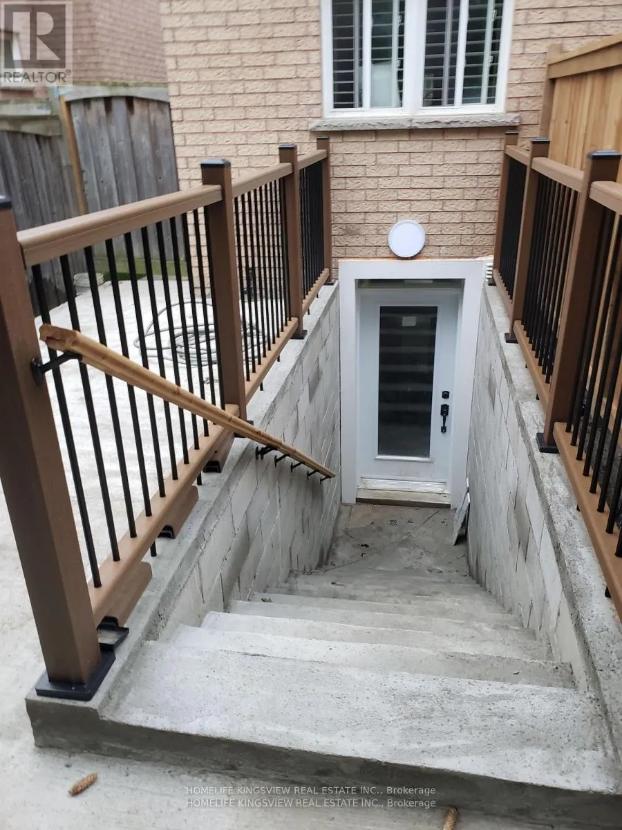 Photo 3 of 24 Weston Crescent N, Ajax, Northwest Ajax — HOMEH