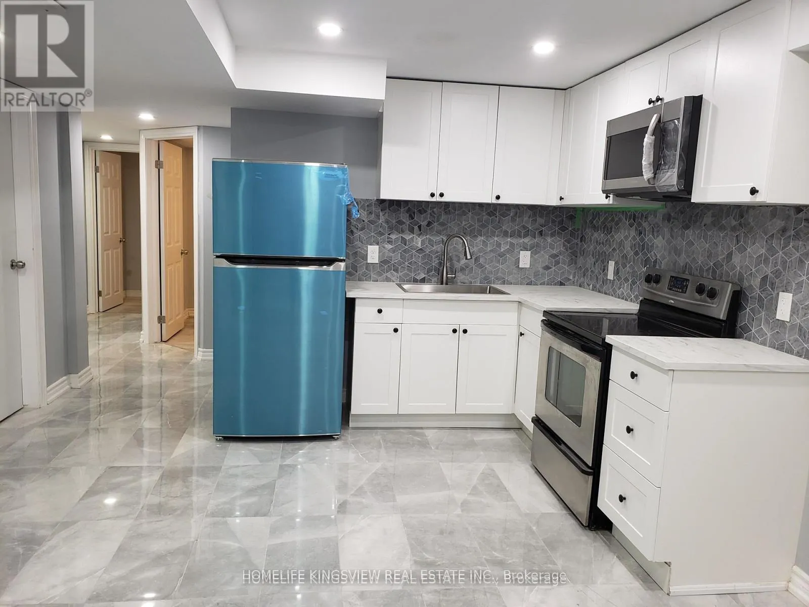 Photo 5 of 24 Weston Crescent N, Ajax, Northwest Ajax — HOMEH