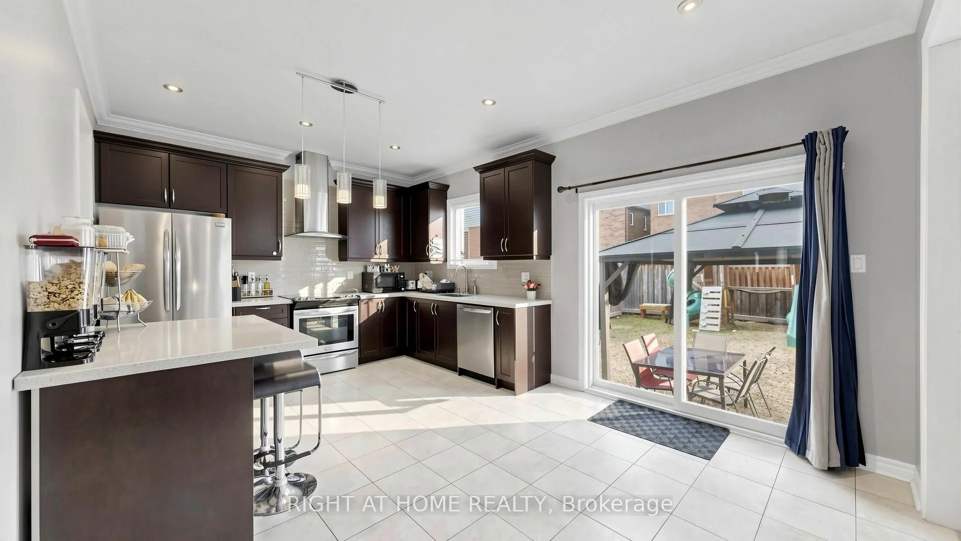 Photo 16 of 868 Wrenwood Drive, Oshawa, Taunton — HOMEH