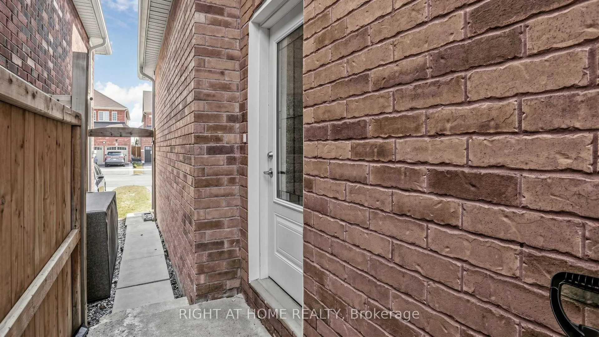 Photo 45 of 868 Wrenwood Drive, Oshawa, Taunton — HOMEH