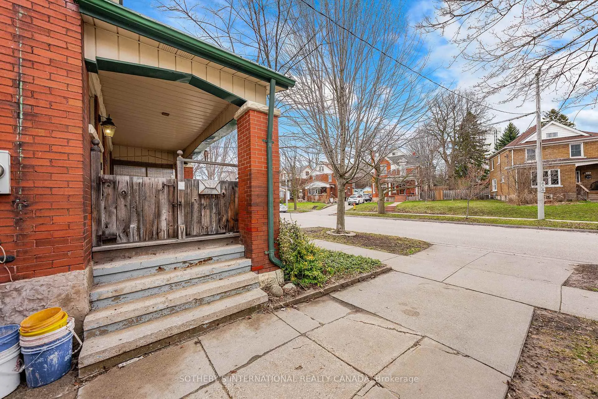 Photo 4 of 327 Park Street, Kitchener — HOMEH