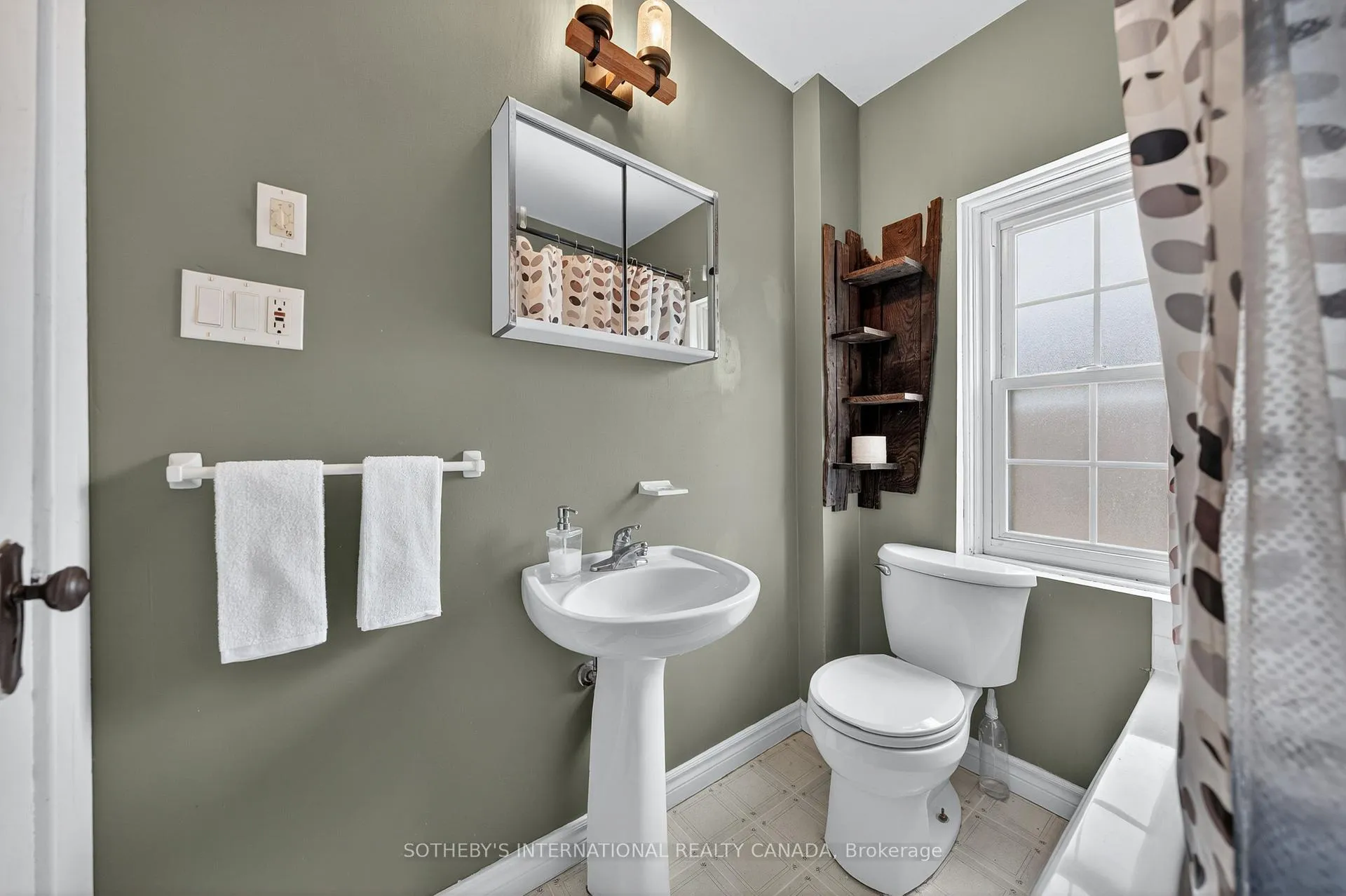 Photo 39 of 327 Park Street, Kitchener — HOMEH