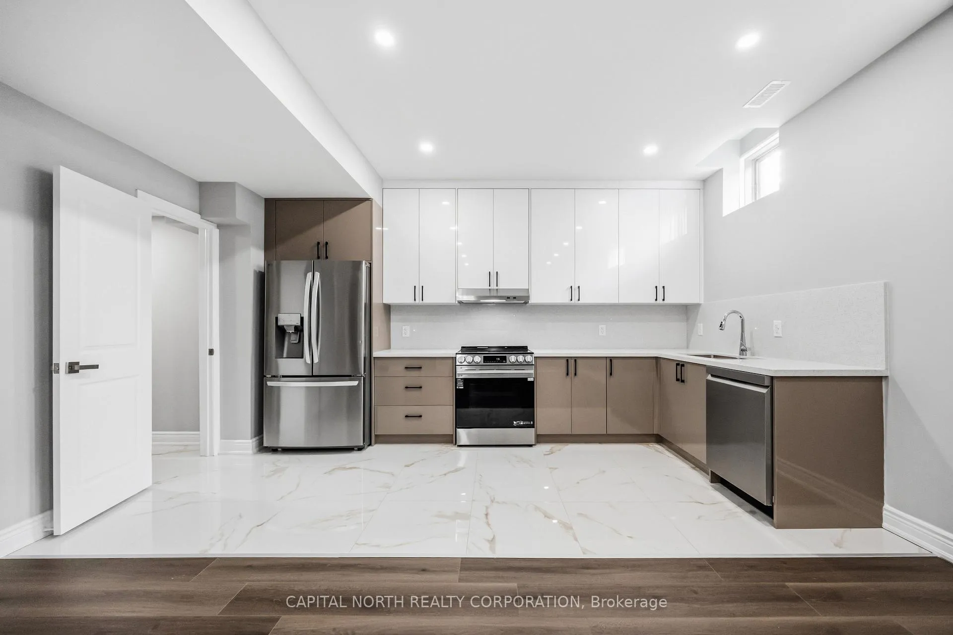Photo 8 of 220 Winthrop Crescent, Vaughan, Vellore Village — HOMEH