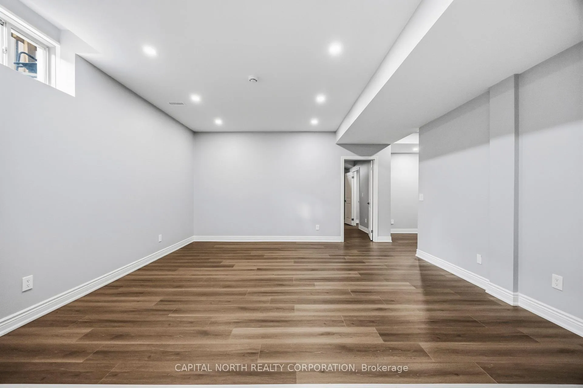 Photo 10 of 220 Winthrop Crescent, Vaughan, Vellore Village — HOMEH