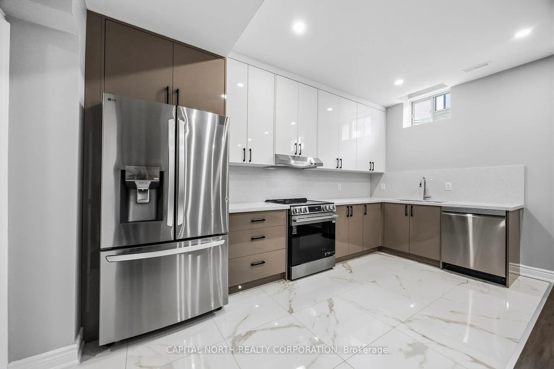 Photo 14 of 220 Winthrop Crescent, Vaughan, Vellore Village — HOMEH