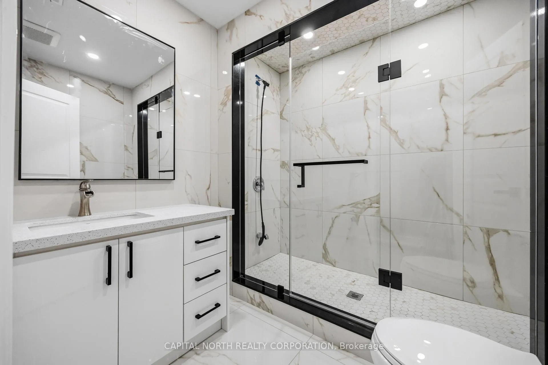 Photo 23 of 220 Winthrop Crescent, Vaughan, Vellore Village — HOMEH