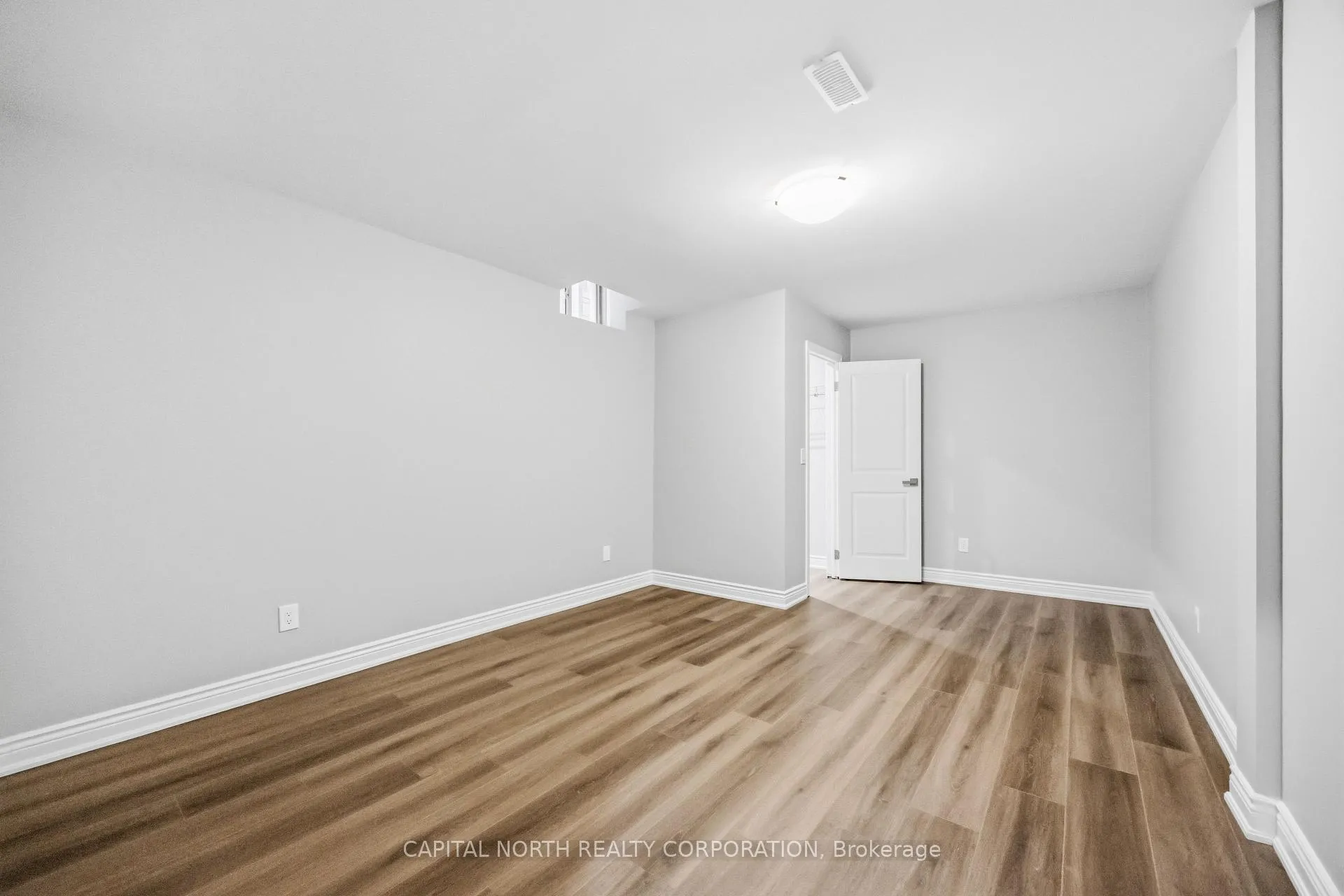 Photo 24 of 220 Winthrop Crescent, Vaughan, Vellore Village — HOMEH