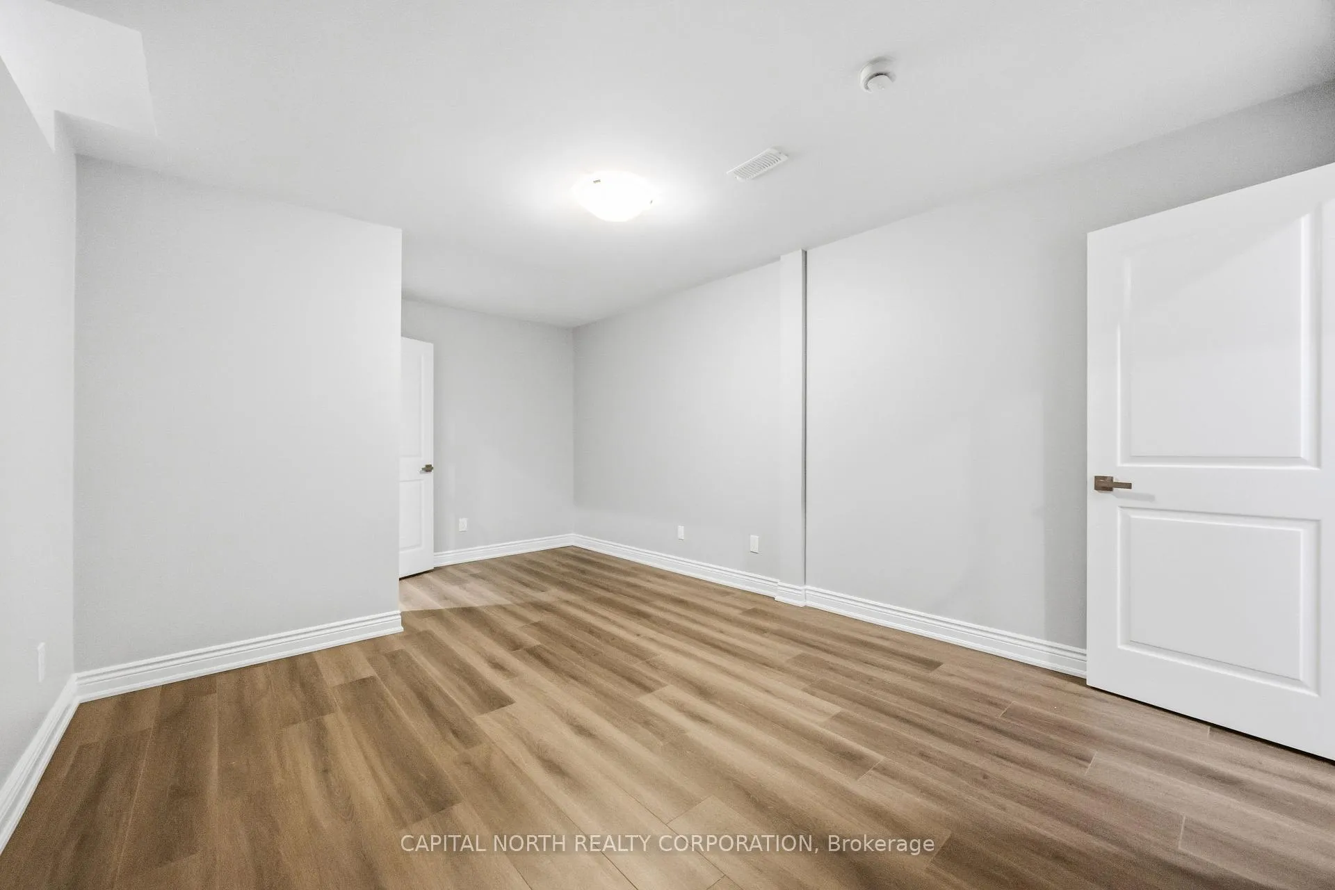 Photo 26 of 220 Winthrop Crescent, Vaughan, Vellore Village — HOMEH