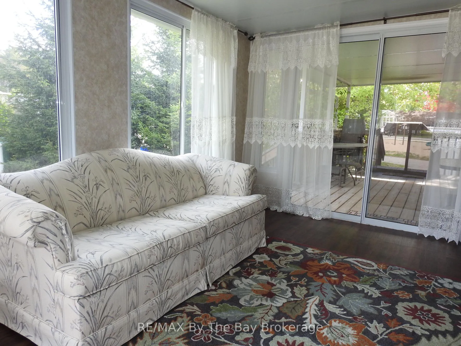 Photo 9 of 5 Nipagon Circle, Wasaga Beach — HOMEH