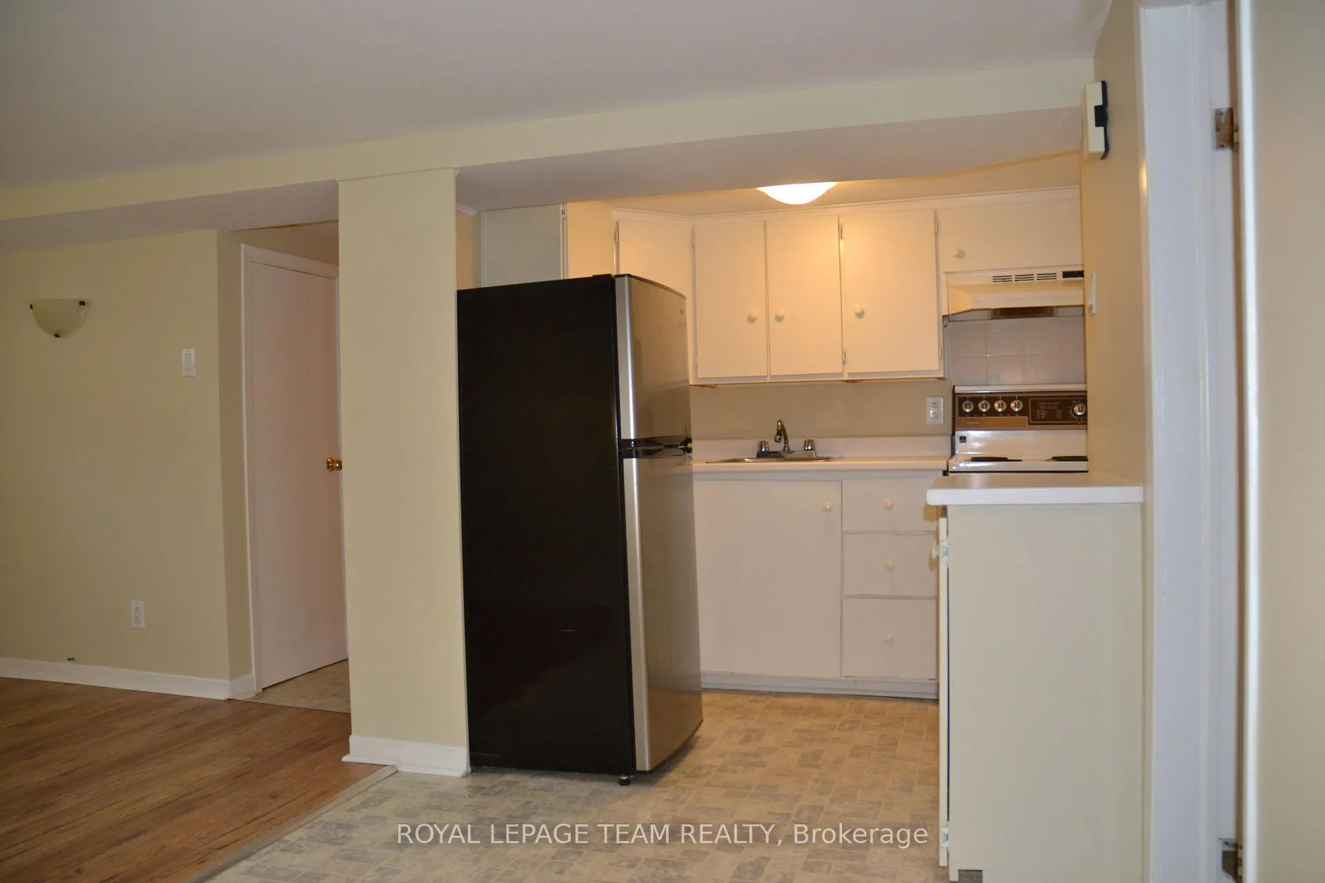 Photo 6 of Unit 4, 1089 North River Road, Ottawa, Overbrook — HOMEH