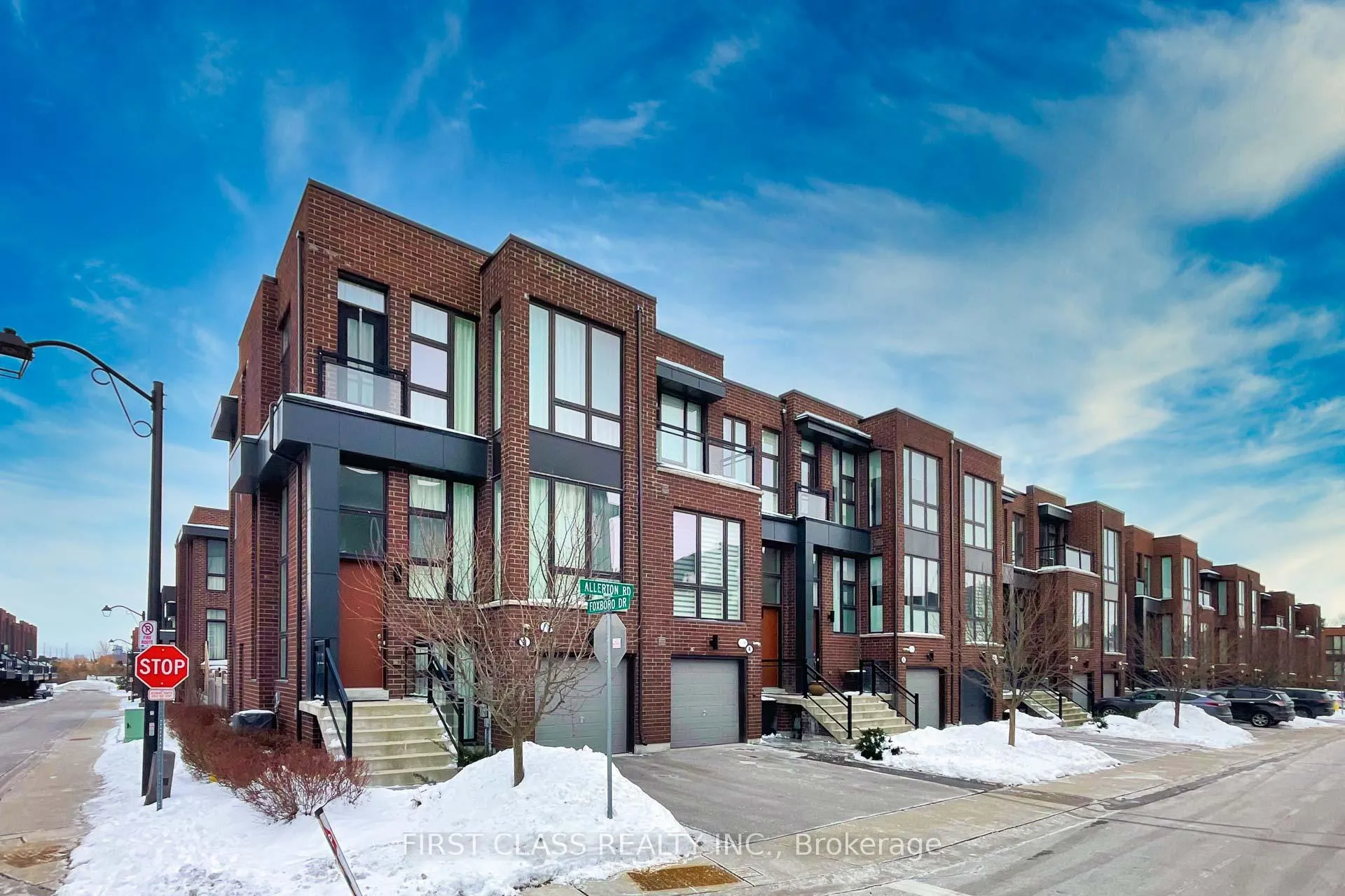 Photo 2 of 4 Allerton Road, Vaughan, Patterson — HOMEH