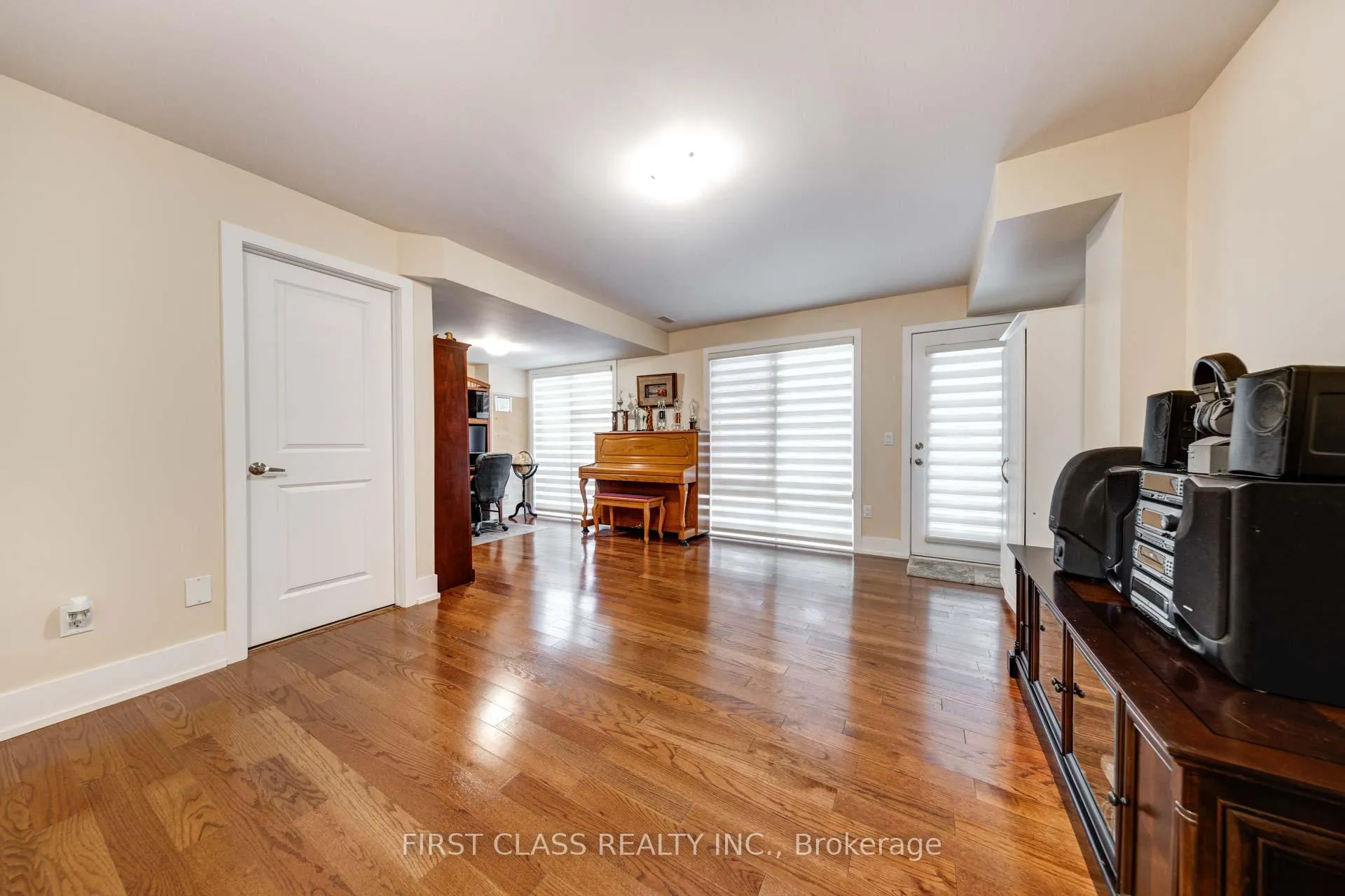 Photo 4 of 4 Allerton Road, Vaughan, Patterson — HOMEH