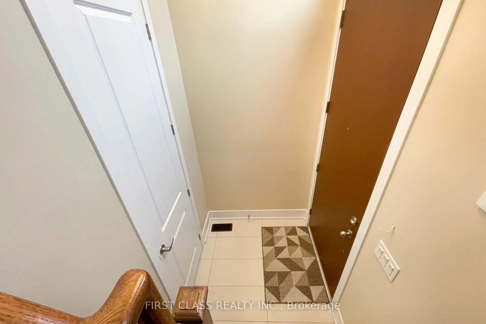 Photo 10 of 4 Allerton Road, Vaughan, Patterson — HOMEH