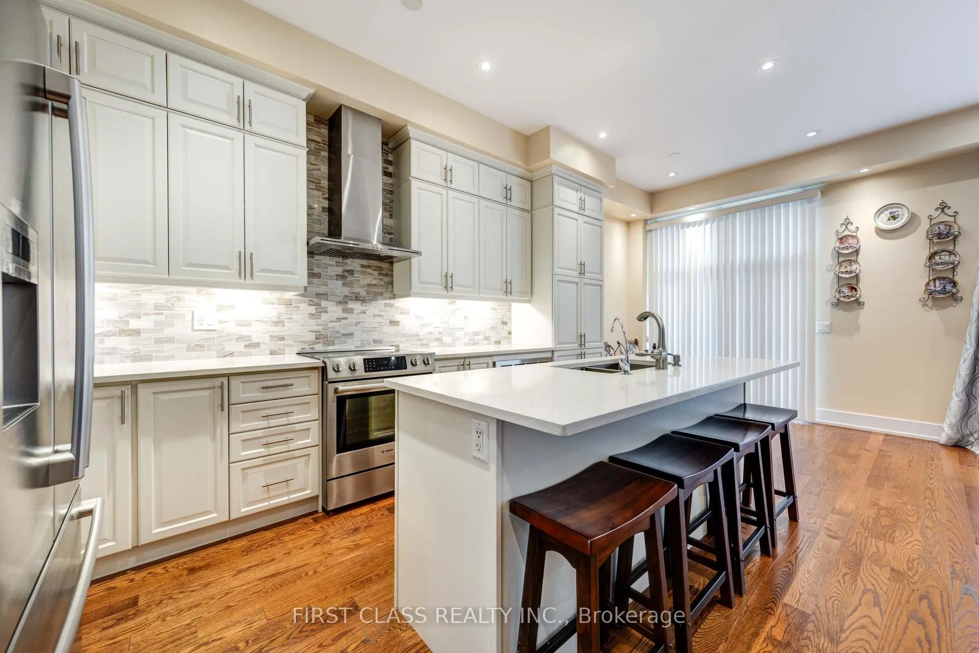 Photo 14 of 4 Allerton Road, Vaughan, Patterson — HOMEH
