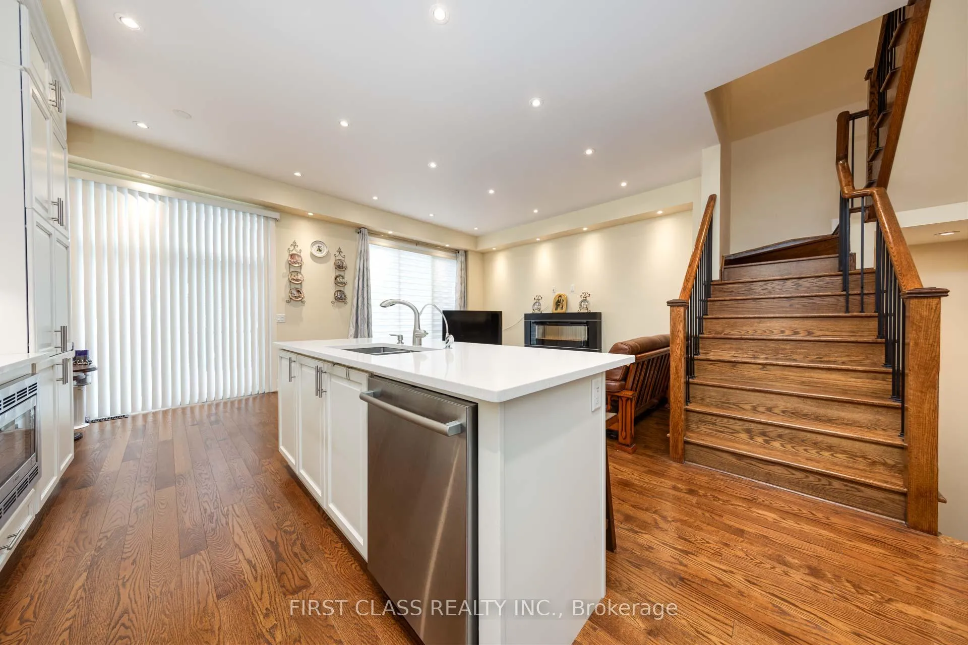 Photo 23 of 4 Allerton Road, Vaughan, Patterson — HOMEH