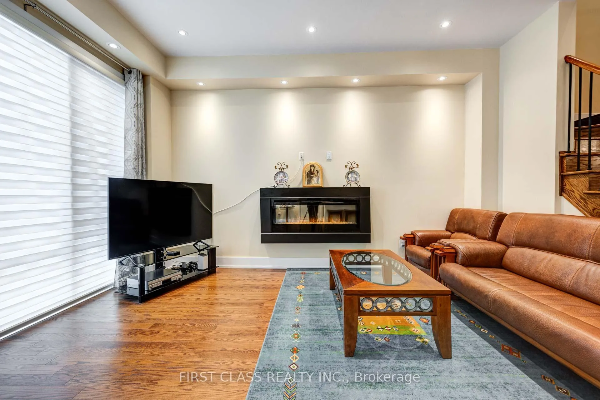 Photo 24 of 4 Allerton Road, Vaughan, Patterson — HOMEH