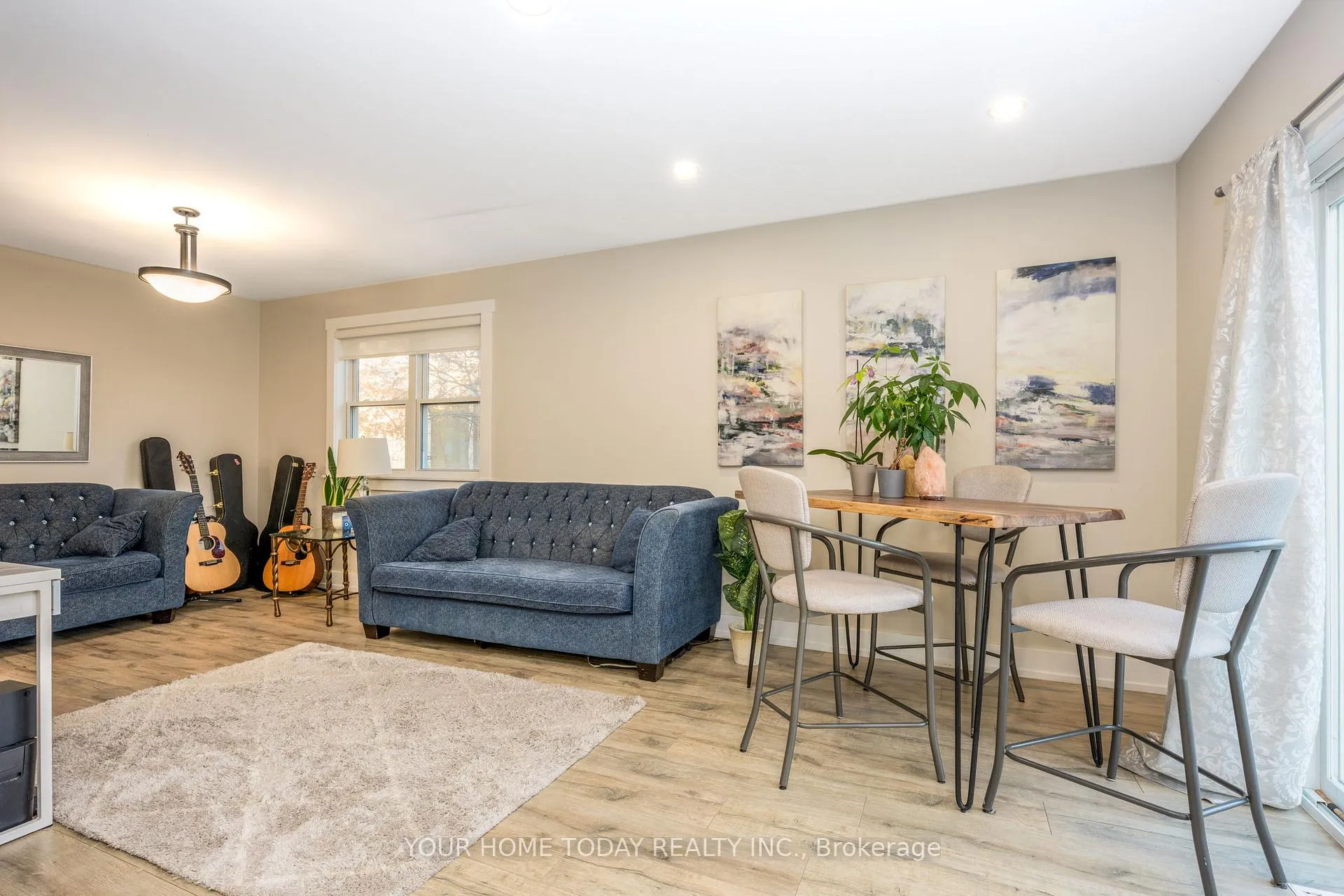 Photo 8 of 29 Normandy Boulevard, Halton Hills, Georgetown — HOMEH